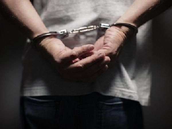 Drug peddler held along with poppy straw in Pulwama Drug peddler held along with poppy straw in Pulwama