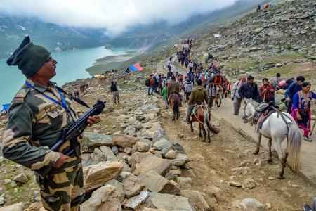 Fresh Batch of Pilgrims Leave for Amarnath Yatra Fresh Batch of Pilgrims Leave for Amarnath Yatra