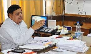 Advisor Vyas conducts public grievances redressal camp at Srinagar