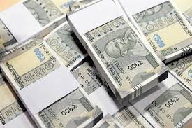 Policeman hands over bag with Rs 90,000 in cash to owner