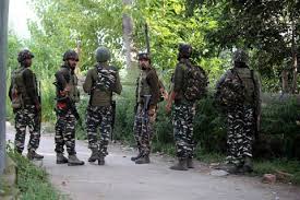 Forces lay siege to Lone Mohalla of Khudwani in Kulgam