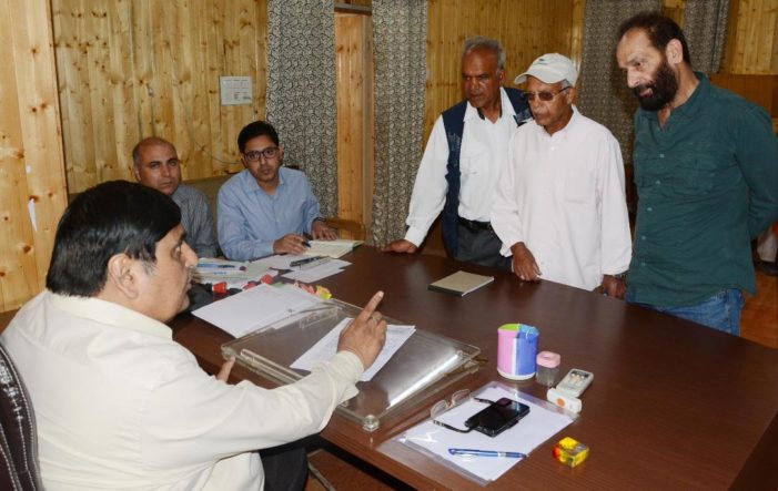 Vyas hears public grievances at Srinagar