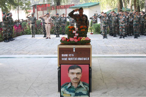 Army pays tribute to soldier killed in Kulgam