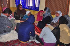 Mehbooba led delegation visits residence of slain PDP worker