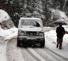 Border roads closed after fresh snowfall, rains in Kupwara areas