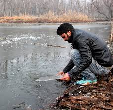 Cold wave engulfs Kashmir ahead of Chillai Kalan