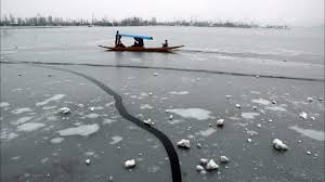 Srinagar freezes at minus 6.6 degree Celsius as cold wave grips Kashmir