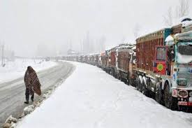 Fresh snowfall: Villages near LoC remain cutoff from district, Tehsil headquarters