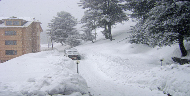 Roads closed, flights cancelled following heavy snowfall in Kashmir