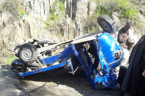 One dead, two injured in north Kashmir road mishap