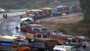 Despite improvement in weather, only one-way traffic on Sgr-Jmu highway