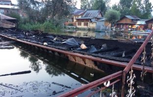 Two houseboats gutted in Srinagar’s Nigeen Lake fire