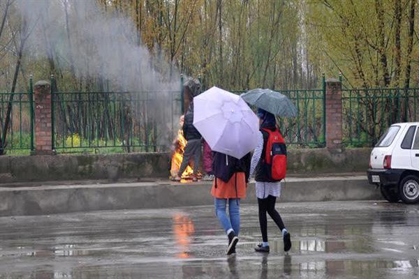 Light to moderate rain with thundershowers in J&K: MeT Light to moderate rain with thundershowers in J&K: MeT