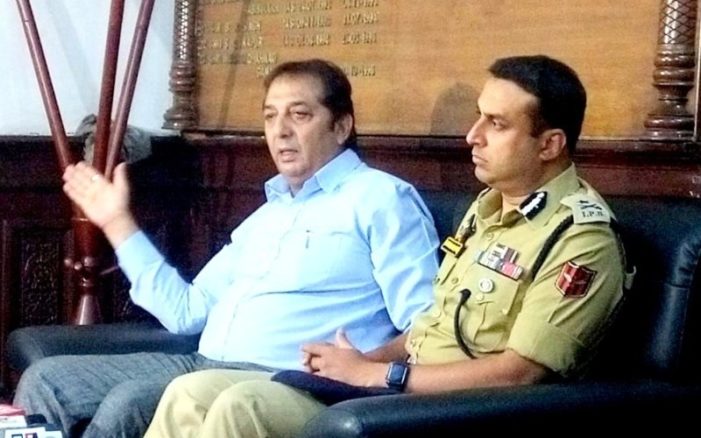 No blanket ban on civilian movement on Kashmir highway during Yatra: Div Com