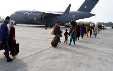 IAF carries over 320 tourists out of Srinagar