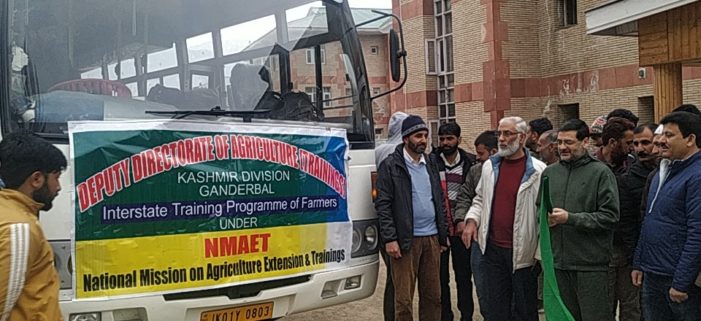 DC Bandipora flags off 33 farmers on exposure tour to Punjab