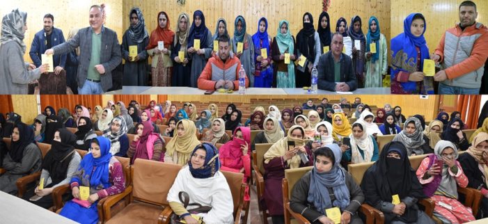 Handloom Deptt organizes Awareness Camp in Kupwara