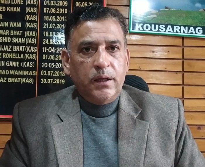 DC Kulgam expresses gratitude to people urges to stay home, stay safe
