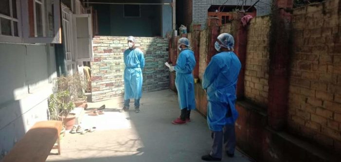 Srinagar: 21 medical teams hold house-to-house investigation to ascertain contact with COVID-19 positive case