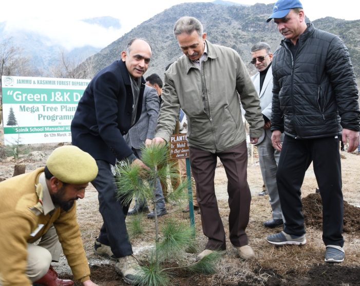 Forest Deptt organizes mega plantation drive at Sainik School Manasbal