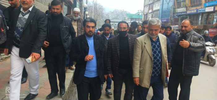 SMC Commissioner tours civil lines, takes stock of functioning of drainage system