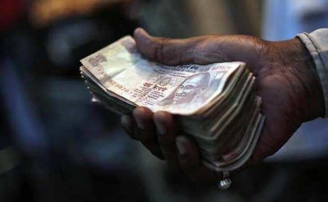Jammu And Kashmir Cop Allegedly Takes Bribe On Camera, Arrested