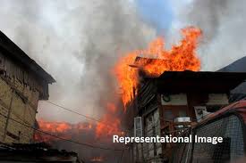 Khanyar fire incident: DC Srinagar announces 15 lakh compensation to only surviving minor girl