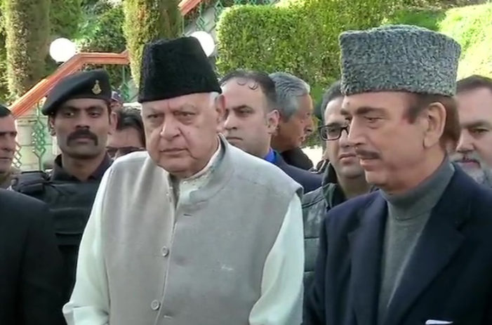 Azad steps in Kashmir, meets Farooq says united fight for the restoration is the key