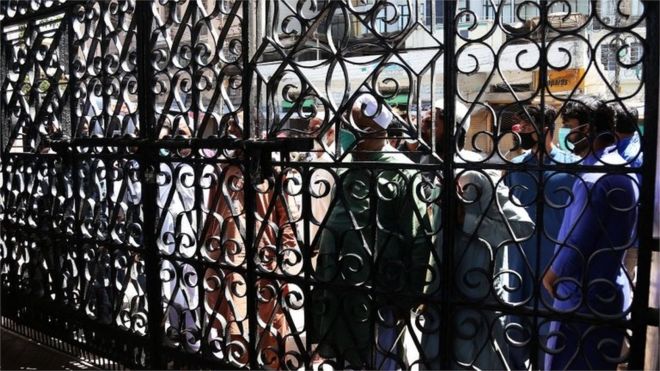 Coronavirus updates: Pakistan imposes curfew to curtail Friday prayers