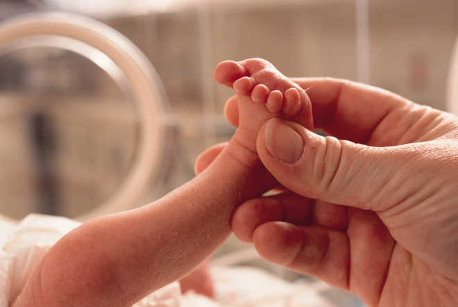 Amid lockdown, woman delivers baby in police van in Jammu
