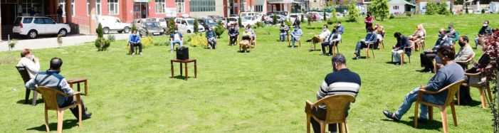 DM Ganderbal urges people to download ‘Aarogya Setu’ app
