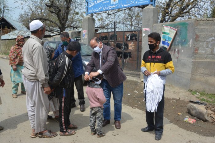 Free Mask distribution at Shopian