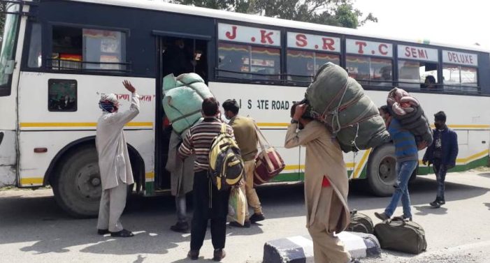 150 people from HP reached Lakhanpur; sent to their respective districts