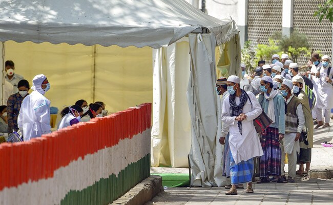Delhi Police Lodged FIR Against Hawkers, Shopkeepers In Nizamuddin, But Ignored Markaz Masjid Gathering