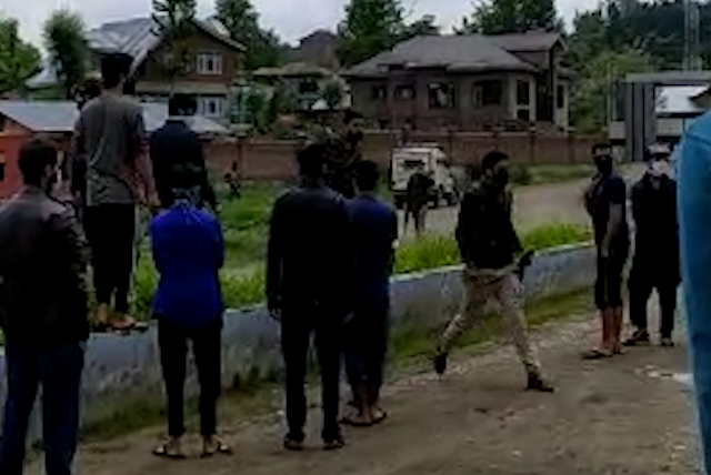 Police beat up girl at quarantine facility in Budgam, say eyewitnesses