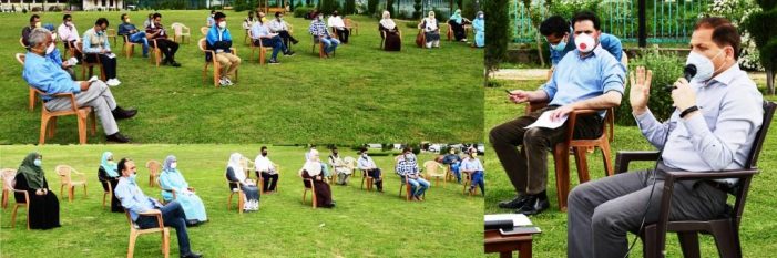 DC G’bal reviews progress on door-to-door survey through SwasthyaNidhi app