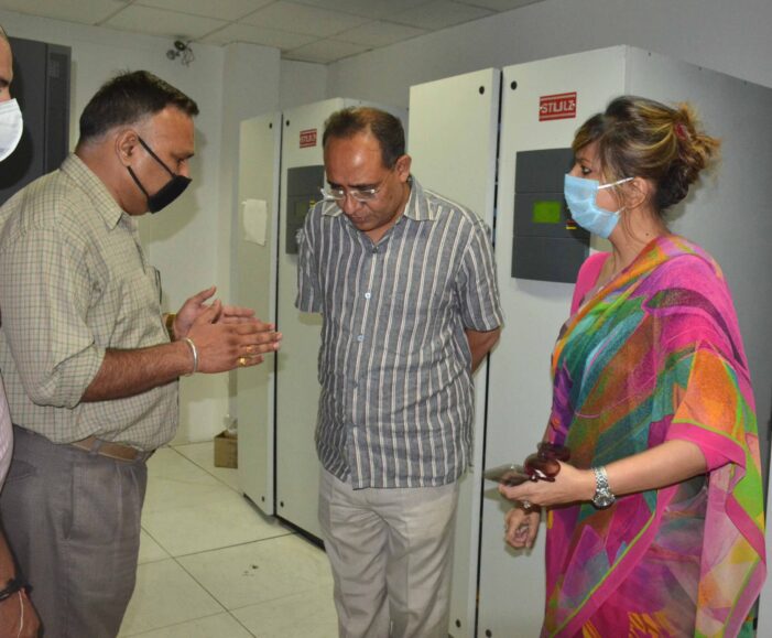 Kansal inspects JPDCL data recovery/ call centre at Gladni