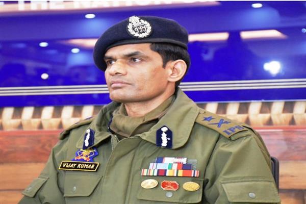 Will conduct impartial enquiry on Hawal incident: IGP Kashmir