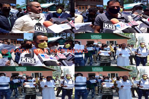 Casual labourers, daily wagers of GDA stages protest demands regularization