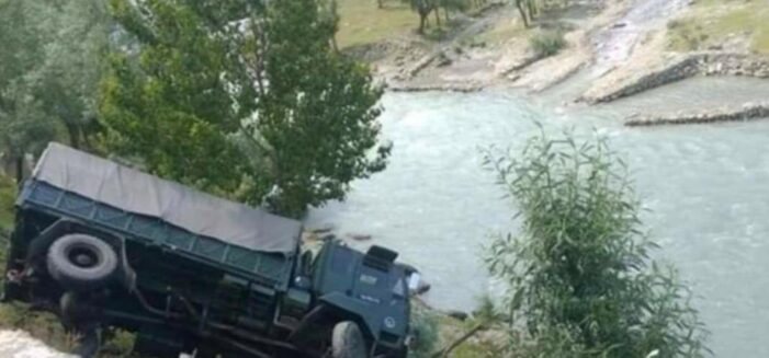 Army Vehicle Falls Into Nallah Sindh In Ganderbal