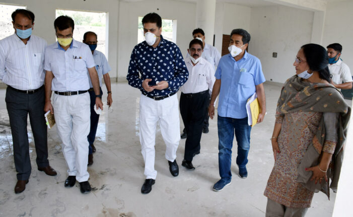 Secretary Higher Education Department visits GCW Udhampur