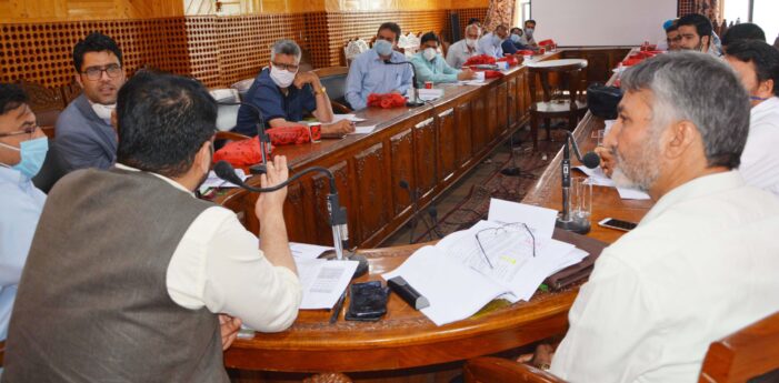 DDC Shopian reviews preparedness of Kisan Pakhwada