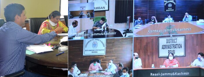 Div Com reviews development works; asks to expedite work on B2V, languishing, other projects