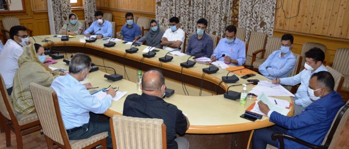 Div Com reviews measures undertaken to curb encroachments, prevent illegal constructions around Dal, Nigeen Lake