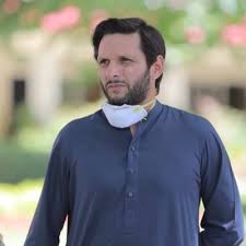 Shahid Afridi tests positive for COVID-19, seeks prayers