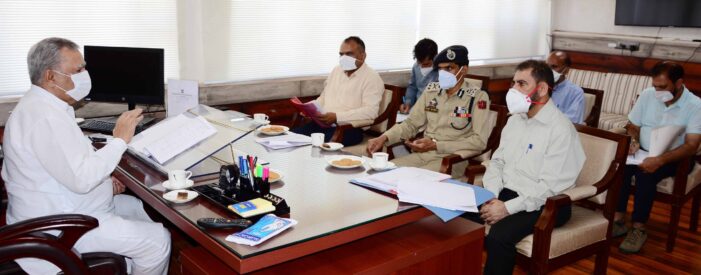 Advisor Khan reviews availability of sacrificial animals, essential commodities for Eid ul Azha