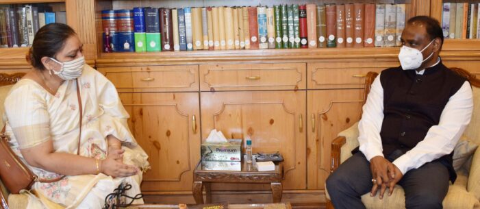 Chief Postmaster General J&K meets Lt Governor