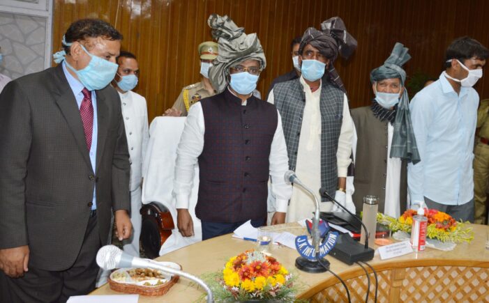 Lt Governor visits Kulgam; meets various delegations, public representatives
