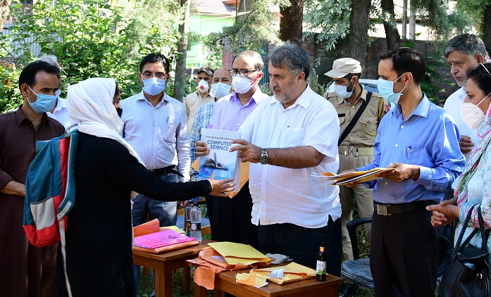 Samoon visits Ganderbal, inspects development projects executed in Education department