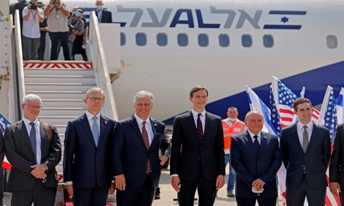 Israeli and US officials fly to UAE to cement normalisation deal